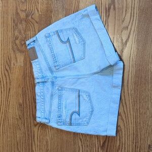 American Eagle Mom Short 2 Light Wash Women's Roll Cuff Rainbow Pocket Shorts